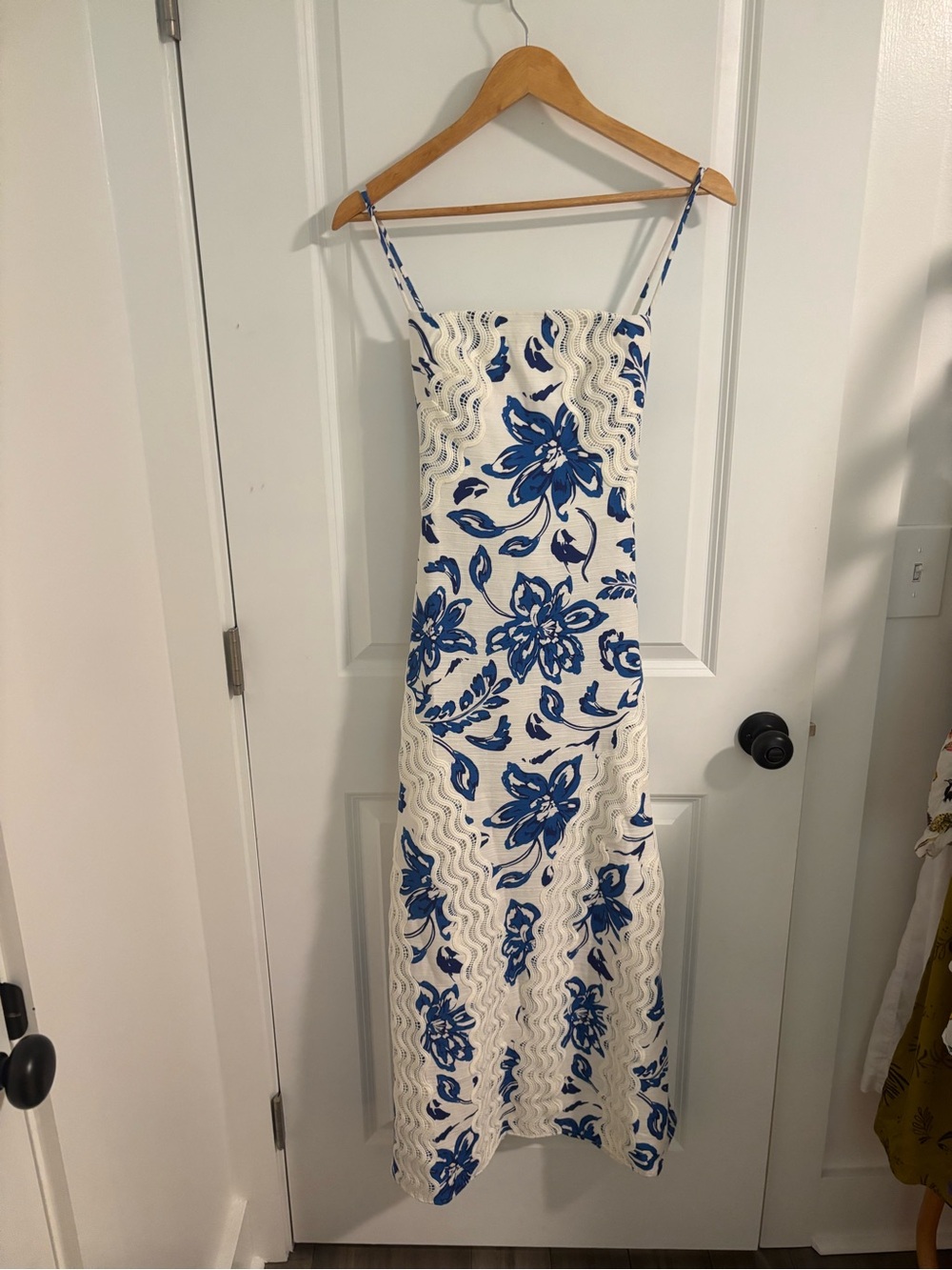 NWT SIGNIFICANT OTHER Eleni Maxi Dress Blue Ivory Lace Cream Hibiscus Size 2 - Picture 3 of 15